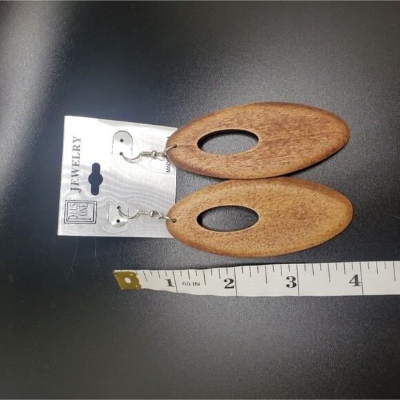 Light Brown hollowed earrings wood oval shape long boho style earrings - Picture 3 of 4